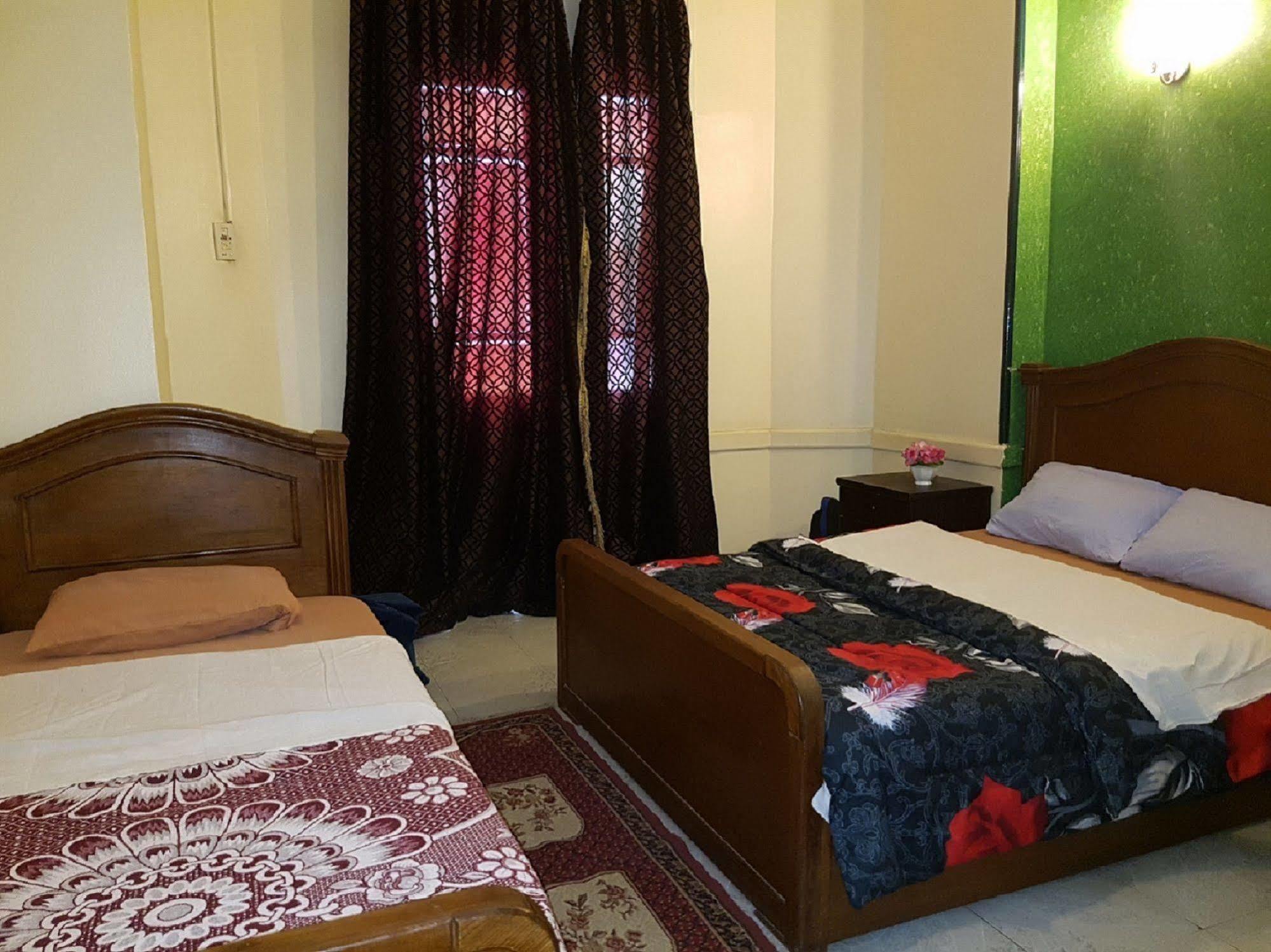 The Australian Hostel Каир Экстерьер фото